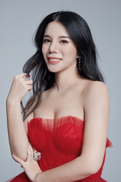 Yu Holdings(chung)ͶC(j)(gu)(chung)ʼ˼CEOYU PRIZE(chung)󪄰l(f)ˡYUMEE 褃ƷƄ(chung)ʼ˼(chung)⿂O(jin)Wendy Yu.jpg